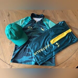 Costume - Raygun Australian breakdancer - size adult small.